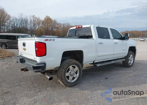 2015 Chevrolet Silverado 2500Hd Ltz z USA, uszkodzony, nr VIN 1GC1KWE87FF681067